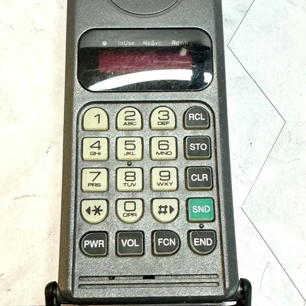 Vintage Motorola Meteor Flip Cell Phone Model 88022 Pocket Phone Not Tested EUC
